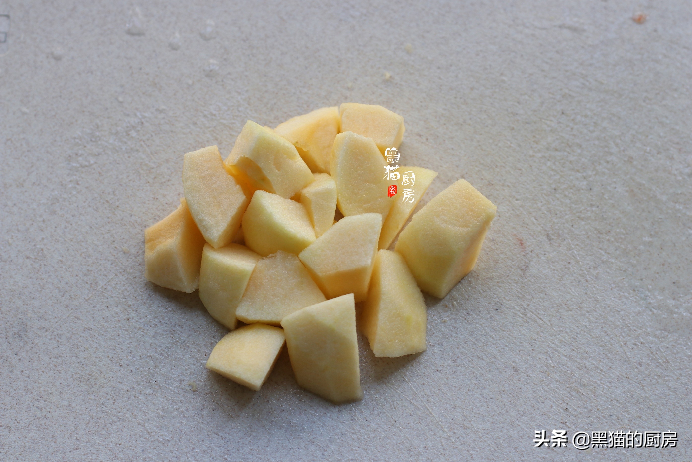 秋天气候干燥常饮一道汤补,秋天口干舌燥喝什么汤