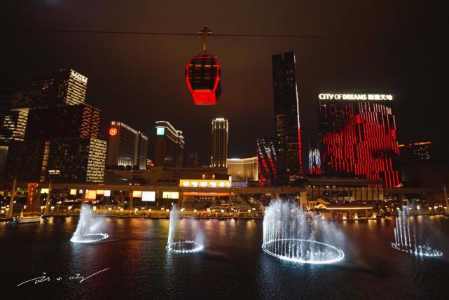 澳门总共有几个豪华酒店,澳门的酒店是全世界最多的吗