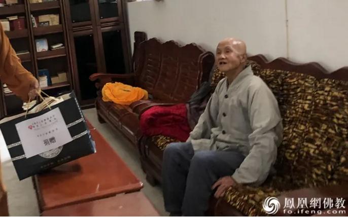 出家人并非超人,千寺万僧,都要直面“生病”这两个字