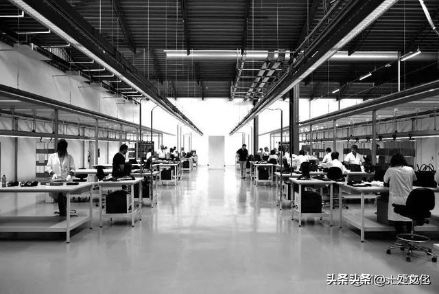 奢侈品包包成本不足卖价十分之一，凭啥卖得这么贵？