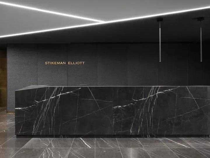 办公室装修32款极简前台,办公室装修前台背景墙怎么选