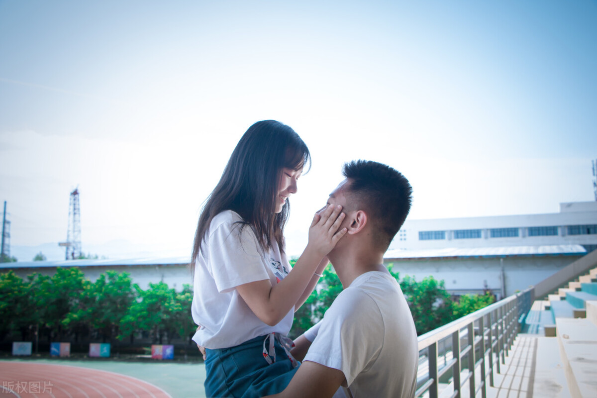 婚内爱上别的女人应该离婚吗,婚后女人想跟你离婚怎么办