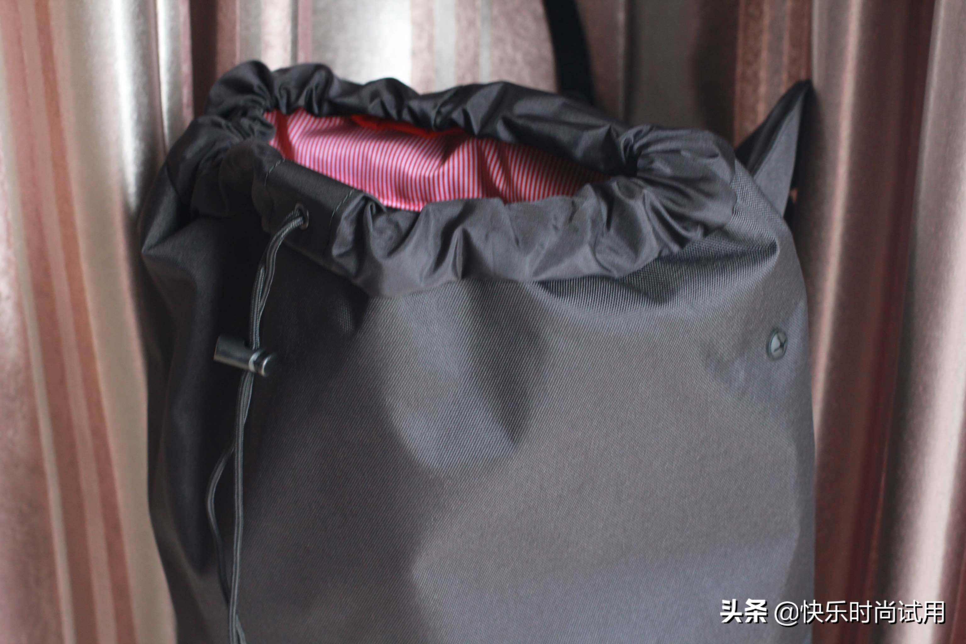 herschel品牌背包,herschel双肩包打造时尚潮流