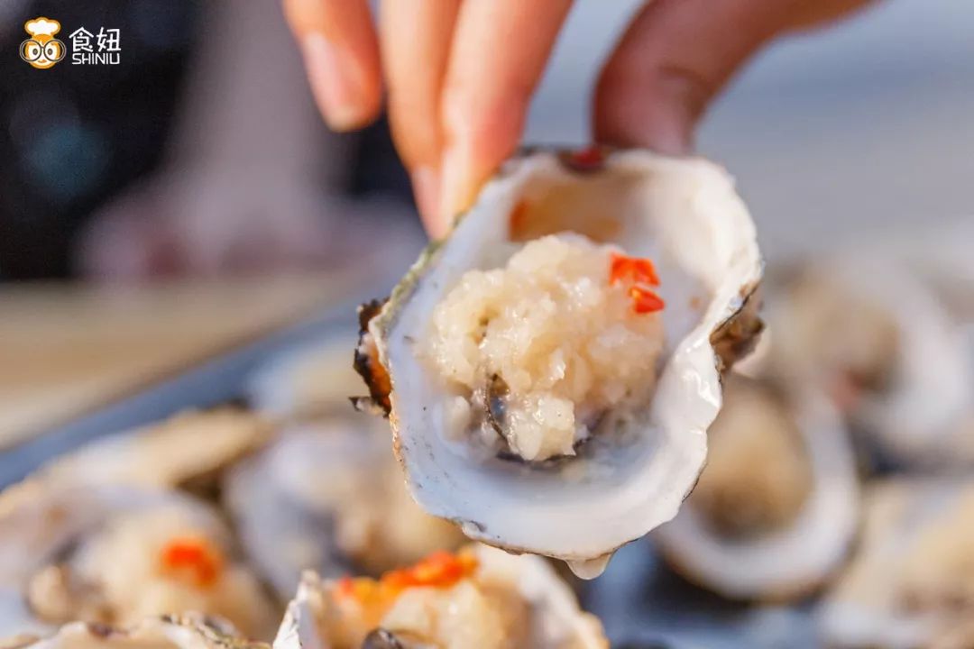 游击队吃生蚝视频,游击队烤生蚝