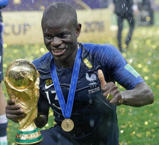 恩戈洛-坎特，世界足坛最低调的天才就是他！