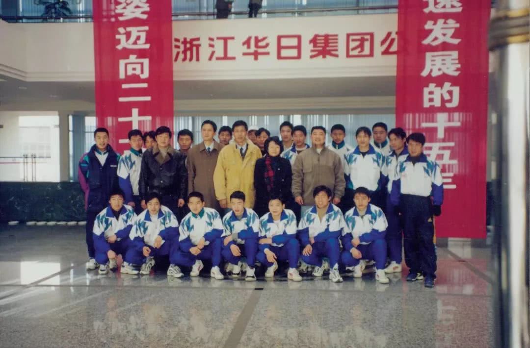 *镕基朱**“网开一面”，华日“起死回生”