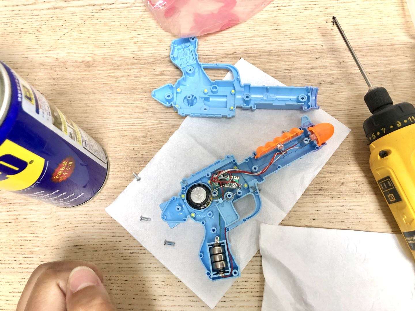 米兔维修螺丝刀,米兔轨道火车头维修