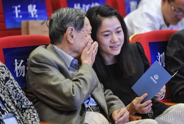 杨振宁和翁帆哪年结婚,翁帆与杨振宁现在婚姻如何