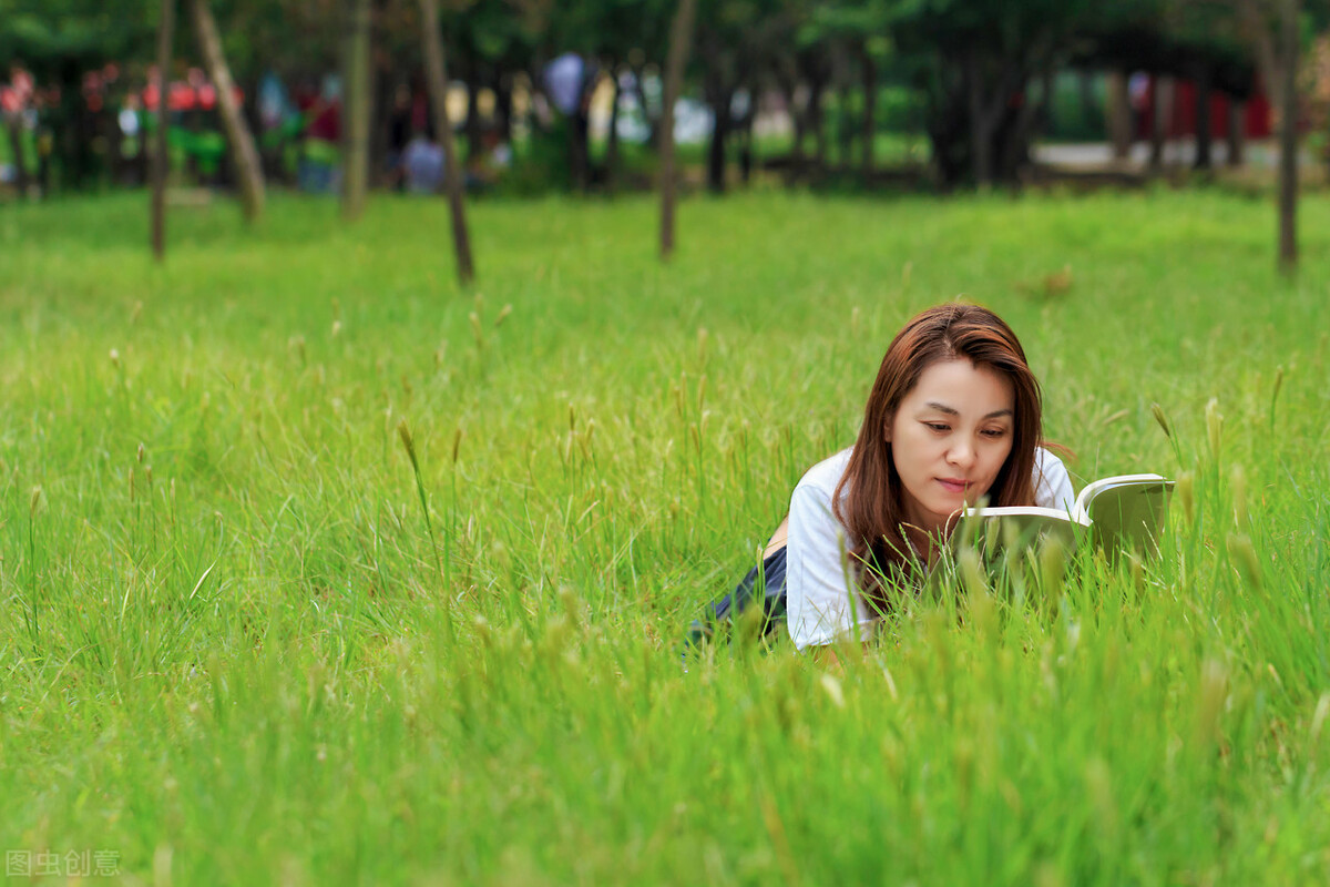 腹有诗书气自华的名句,腹有诗书气自华是谁的名言