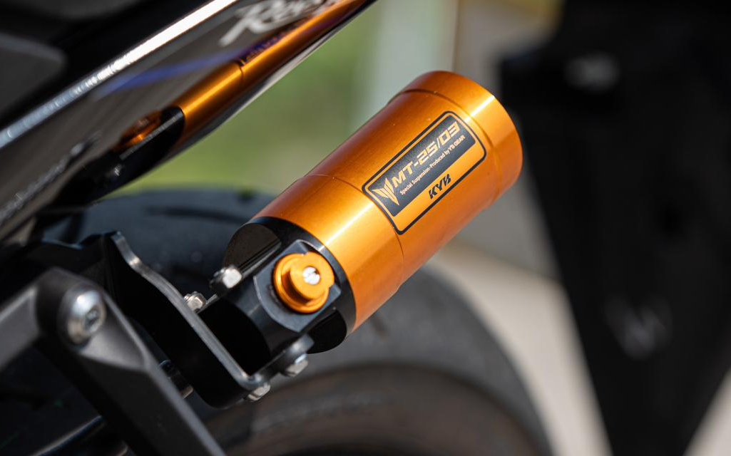 雅马哈r3点评,雅马哈r3和ktmduke390选哪个好