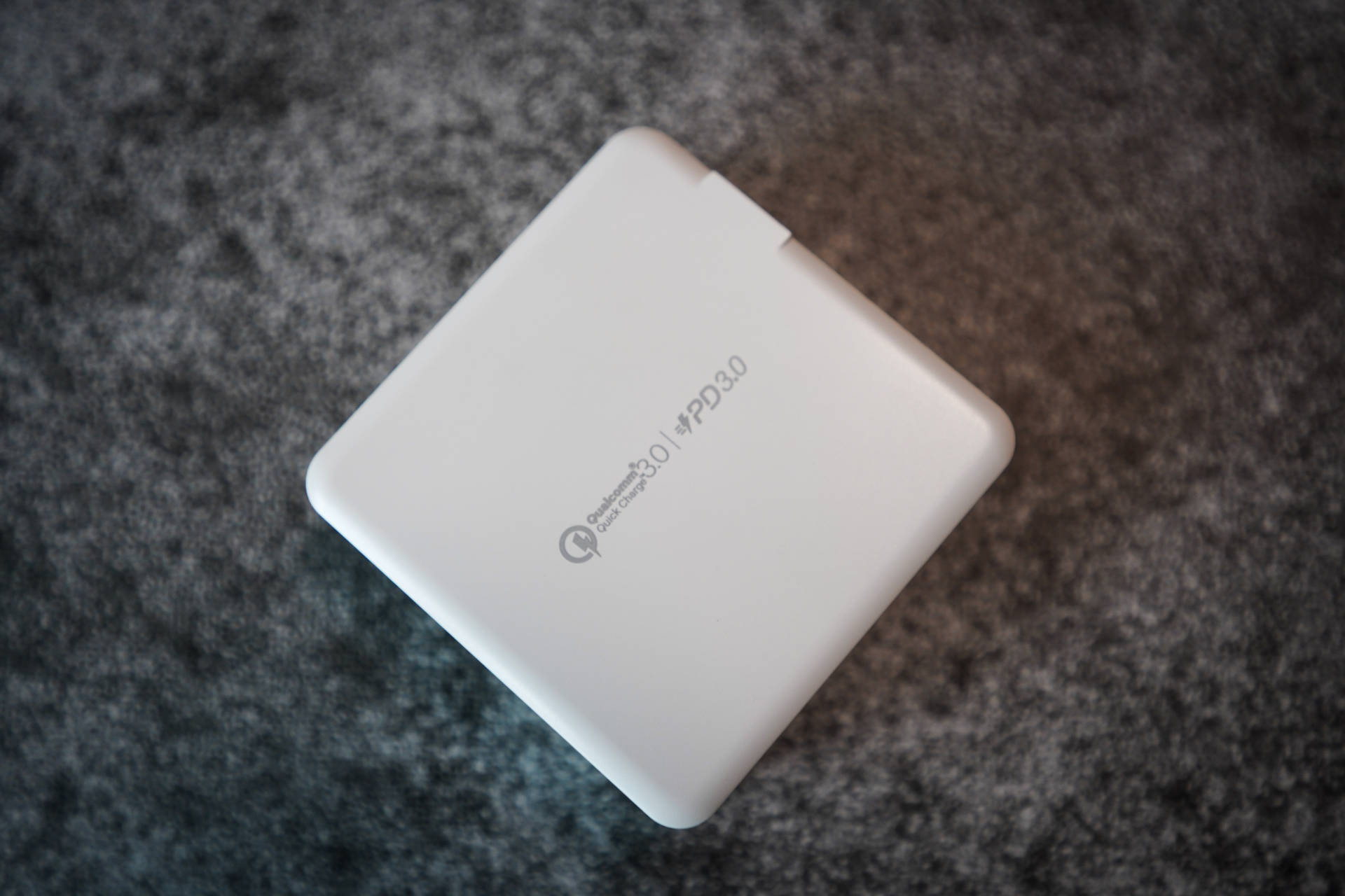 论如何拯救家里的小桌面？聊聊我那些花小钱省大地方的桌面好物