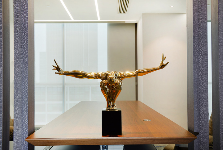 不缀冗余，高端轻奢锐天投资上海总部设计欣赏