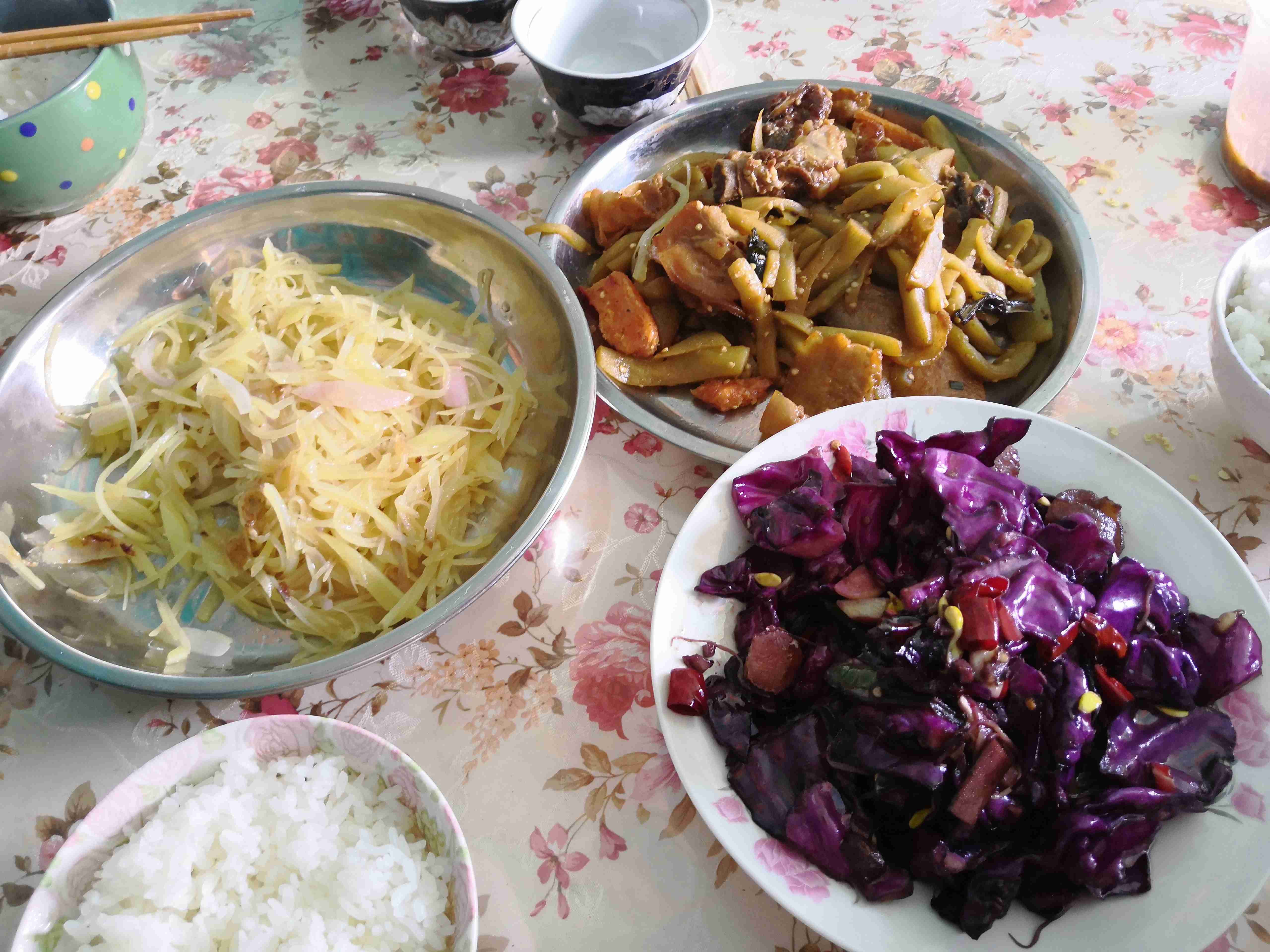 *疆新**蒙古包旅店老板,看他一天的收入多少,一个月就抵我一年工资