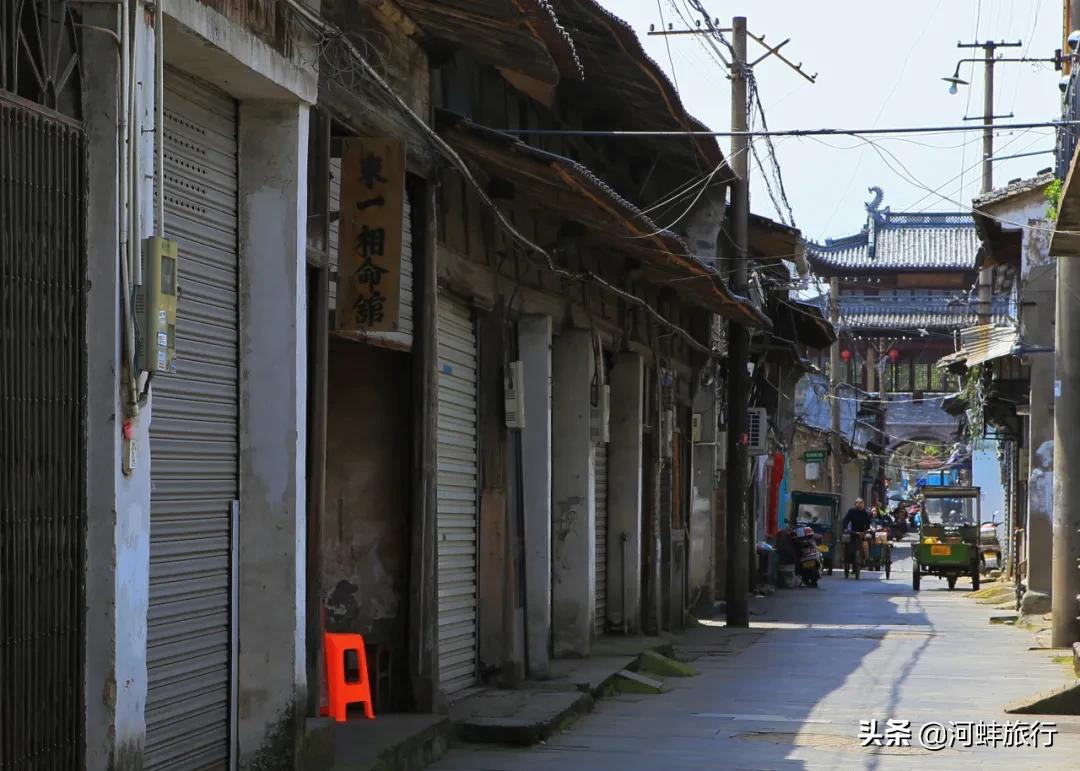 浙江仙居县(2)·文明楼下的东门老街,西门蒋宅里的三透九门堂