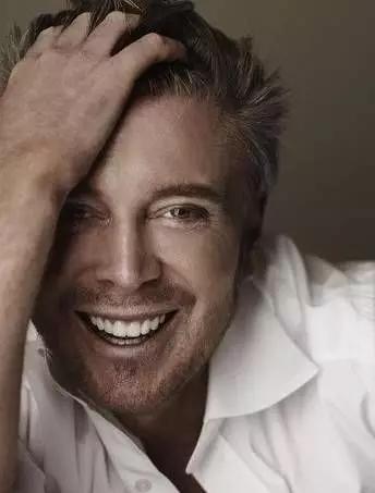 老派人眼里女明星要进入上流社会需要做什么？