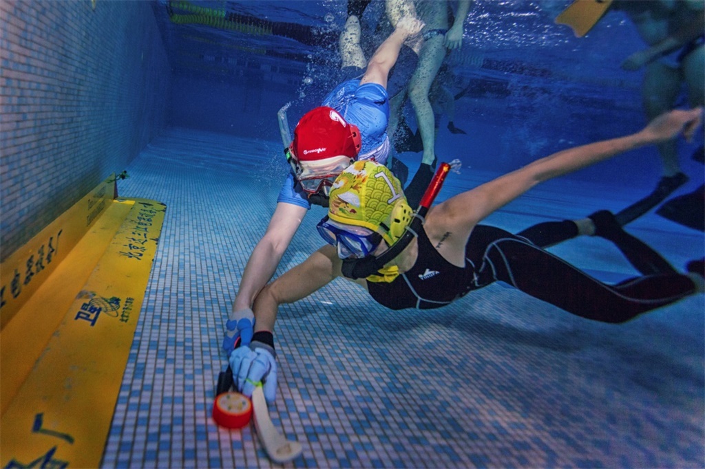 水下曲棍球憋气,水下曲棍球