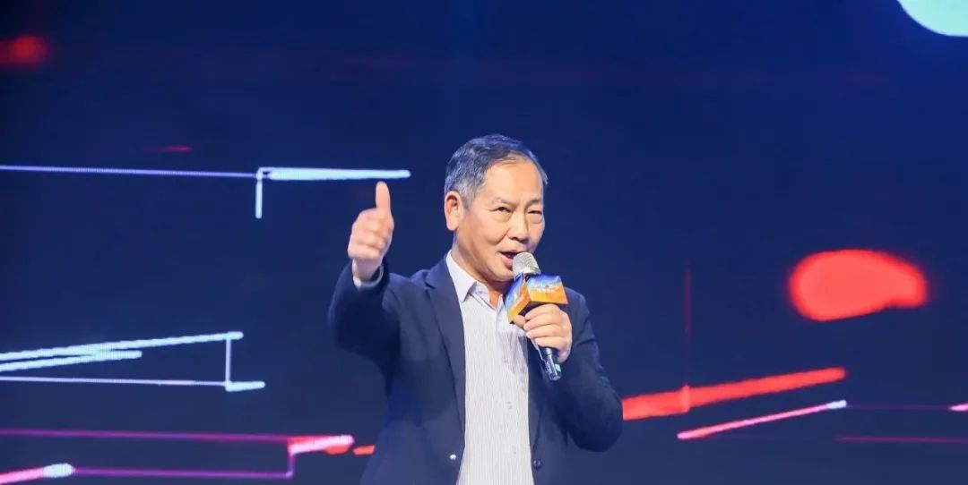 冠珠陶瓷新logo,冠珠背面logo印上去的