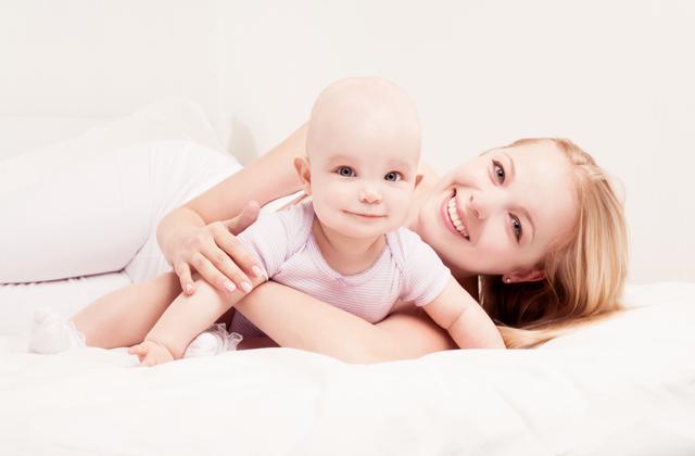 长牙如何缓解母乳喂养的疼痛,宝宝长牙了母乳要补充什么