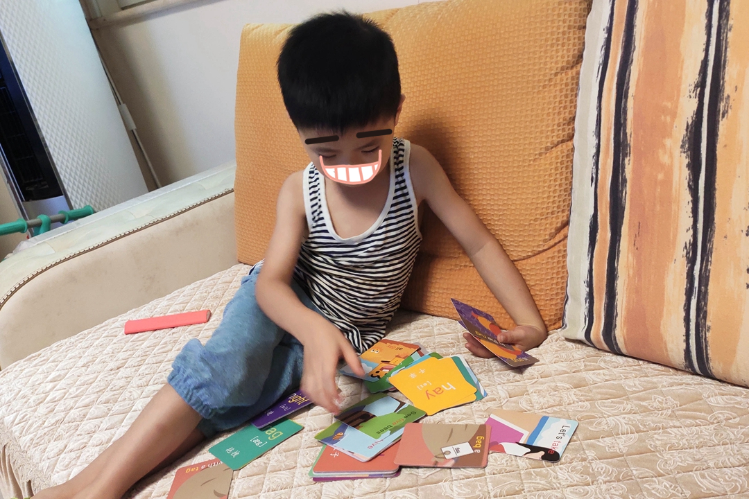 小米儿童玩具机器人,小米儿童智能陪伴机器人联网