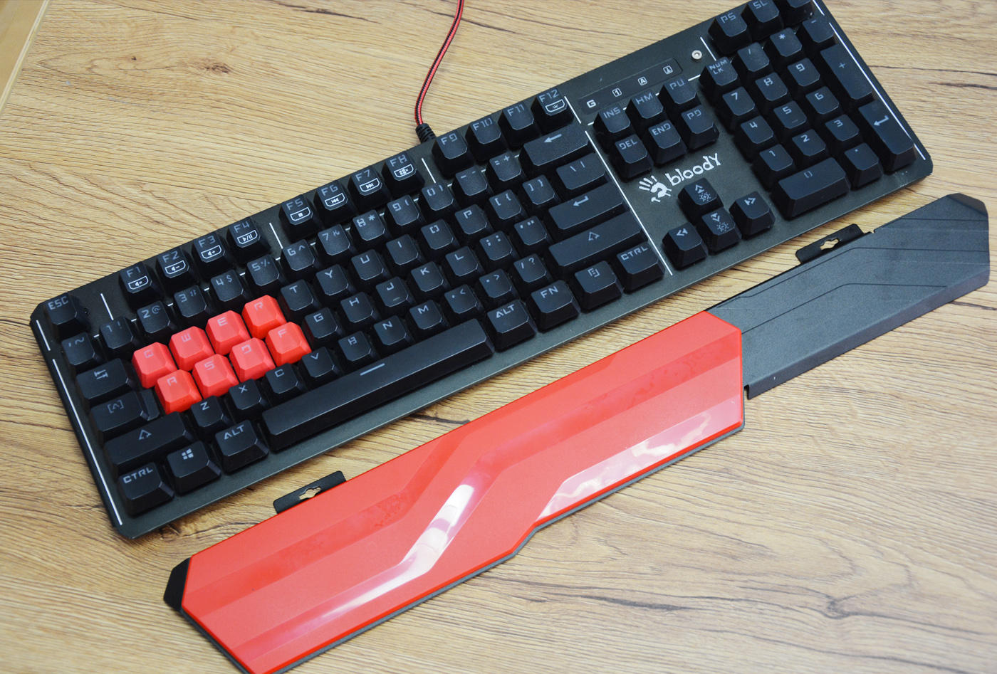 双飞燕q865光轴机械电竞键盘,双飞燕机械键盘975