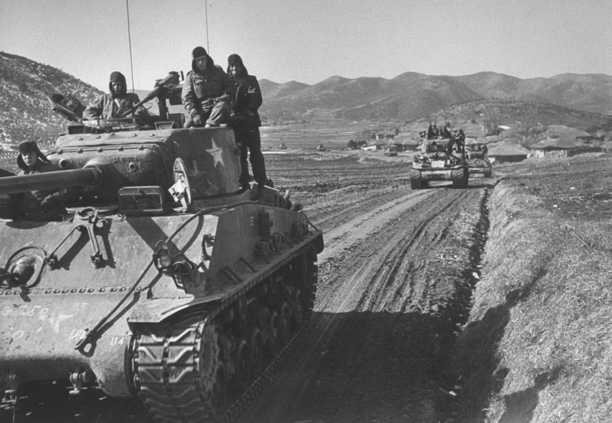 美国史绝望地说:志愿军太凶猛,用“*魂药迷**”把美军剁成了肉酱