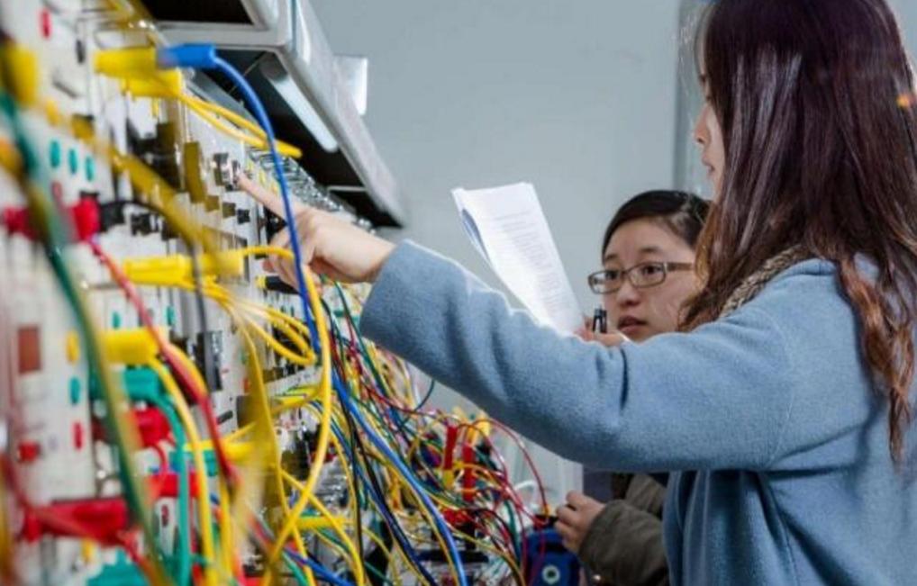 家里没“矿”和“人脉”，某些专业不要选，就业难大学4年白上了