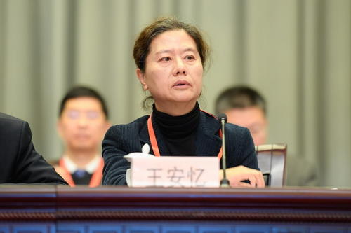 桃之夭夭浑浑噩噩,桃之夭夭又如何