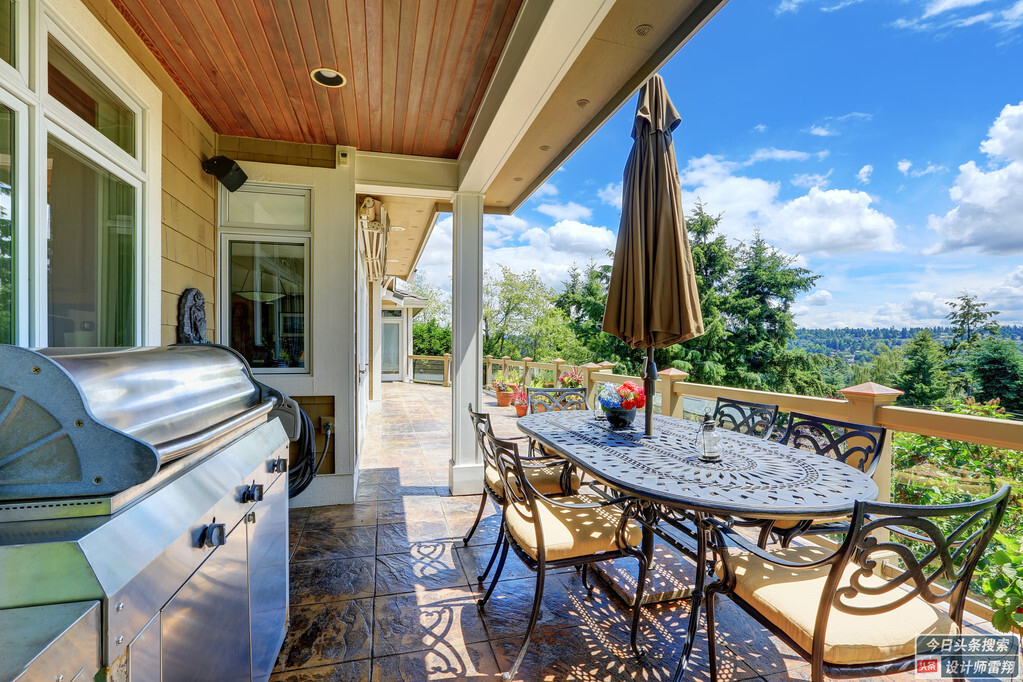 屋顶花园那么好看，下雨了该咋办？别担心，庭院设计师告诉您