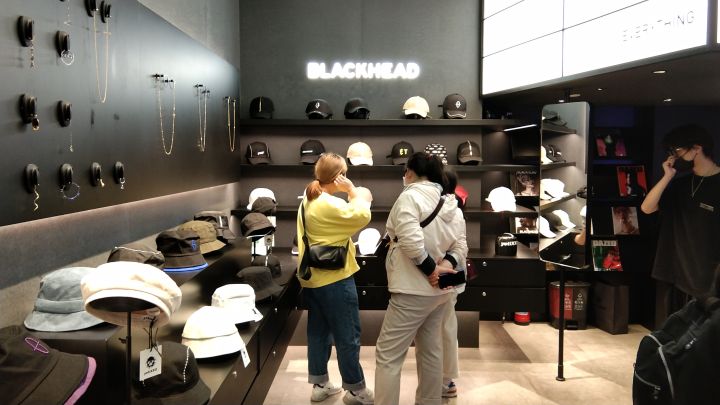 杭州湖滨银泰帽子天地