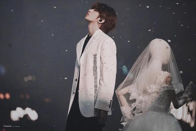 蔡徐坤红格子衬衫照片舞台,蔡徐坤复古西装造型