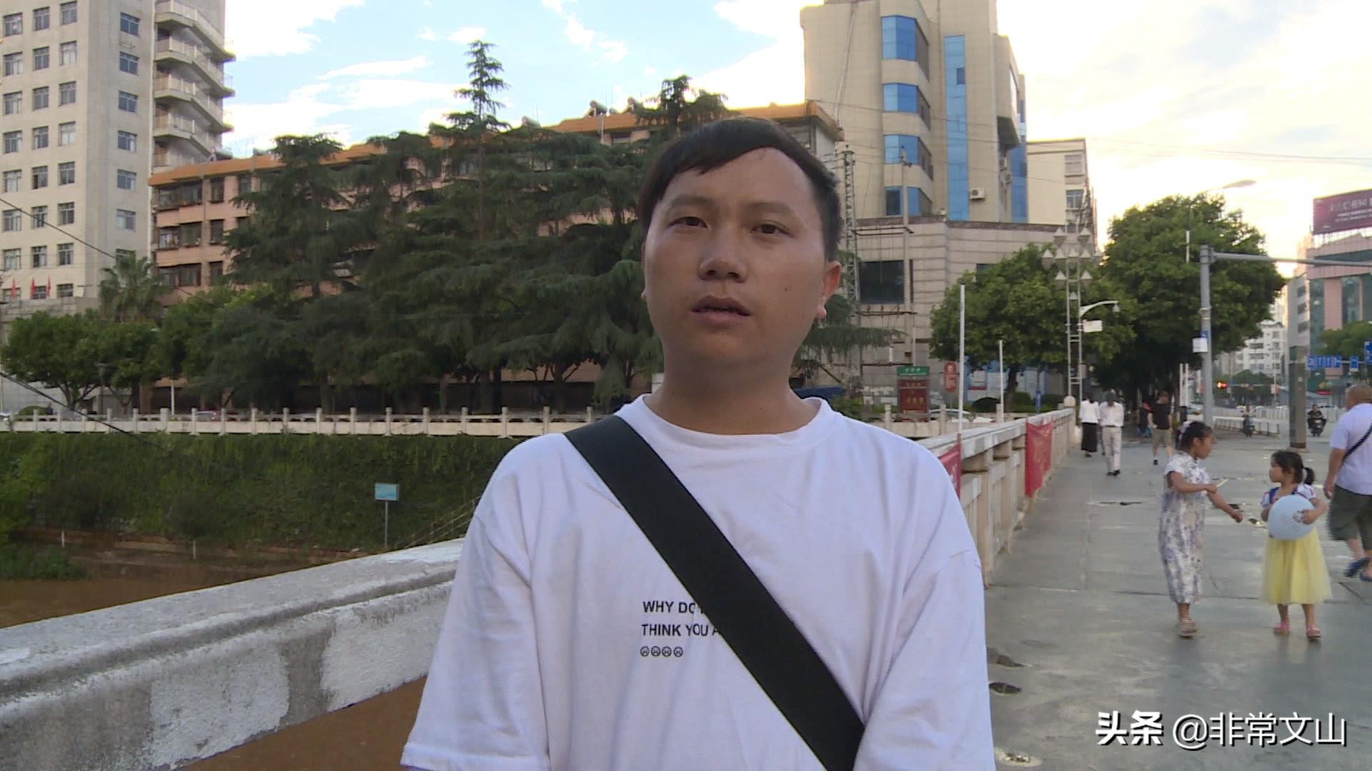 建设美丽宜居的生态环境,建设美丽公路打造生态文明风景线