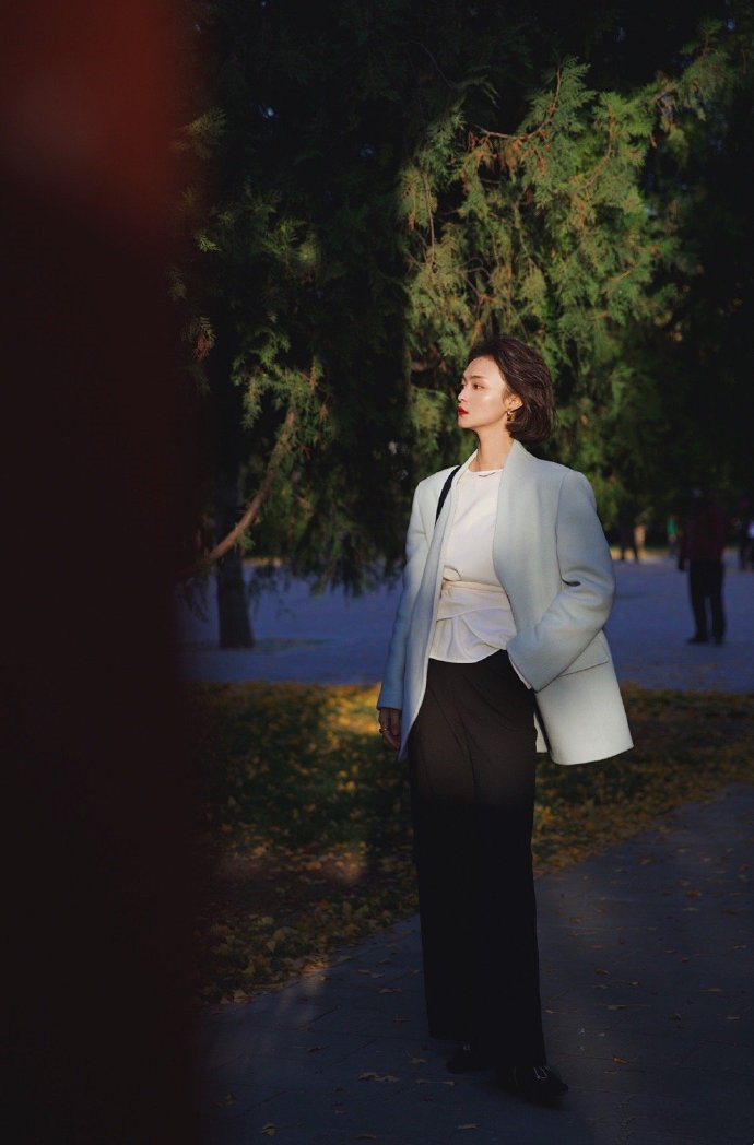 上班西装套装有气质好看推荐,上班穿的黑西装搭配什么