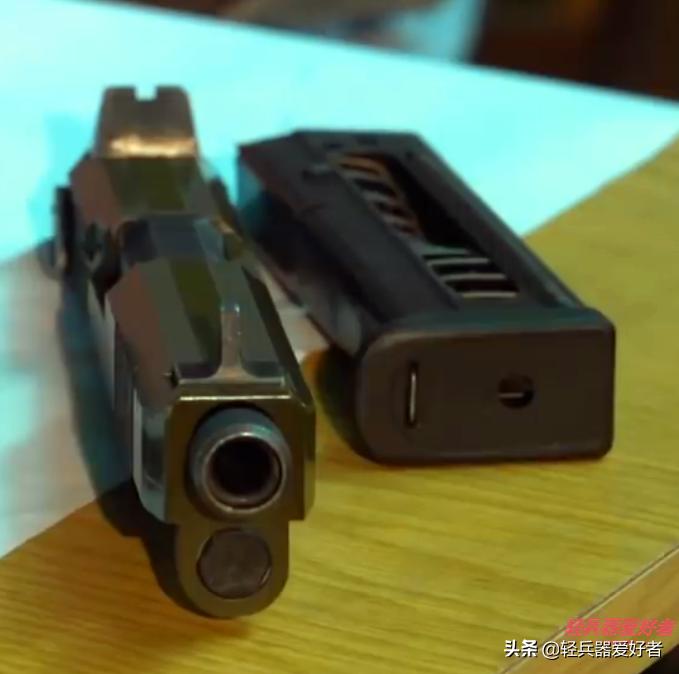 俄罗斯巨蟒手枪,俄罗斯蟒蛇手枪与斑蝰蛇手枪