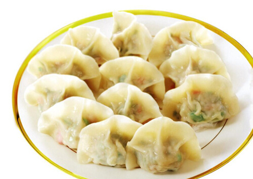 煮饺子粘锅底了,煮饺子放什么不粘饺子