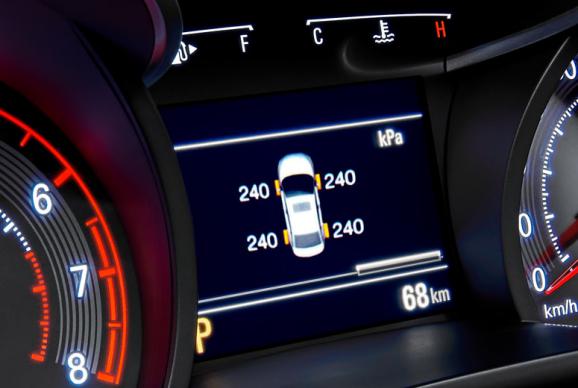 科鲁泽与卡罗拉的路线之争：追啊追啊，是谁的骄傲放纵