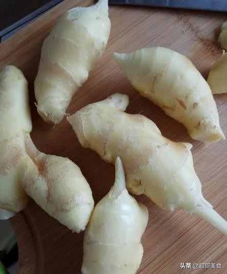 夏天吃姜用嫩姜泡醋怎么泡法,生姜夏季要这样吃