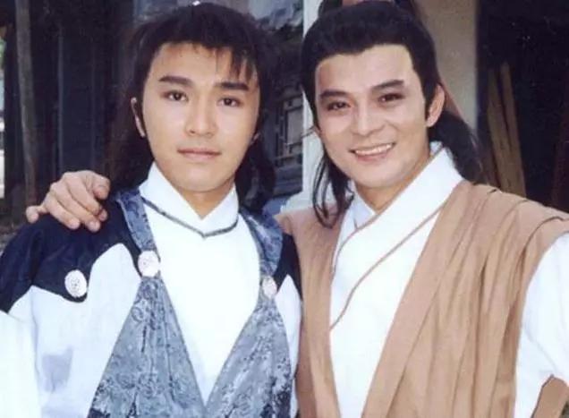 “蠢人”黄日华其人