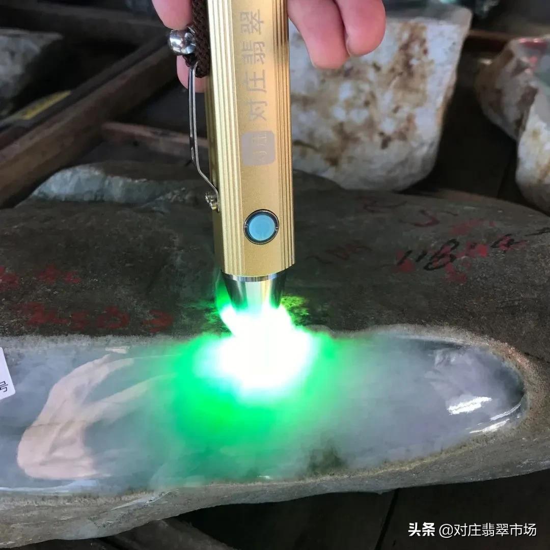 翡翠水头和种水是一回事吗,翡翠的水头是透明度还是含水量