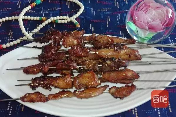 爱吃烤肉的快收藏,教你在家做,味香肉嫩,吃起来特别解馋