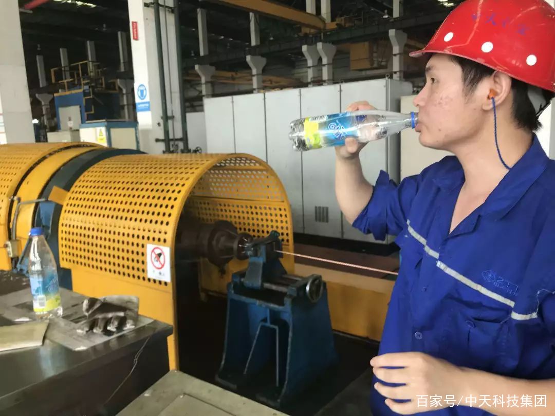 致敬每一位坚守岗位的民航人,致敬十一假期坚守岗位的人