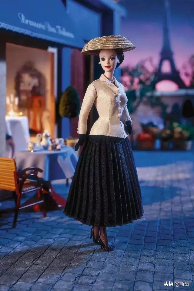 关晓彤黑色芭比造型,关晓彤专属芭比娃娃