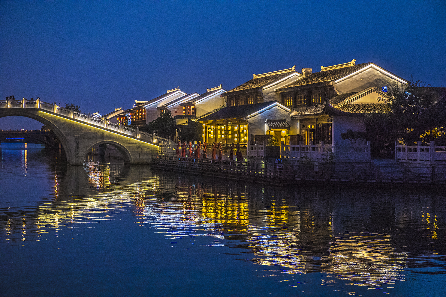 苏州是个温柔的地方,苏州人是个雅致的女人