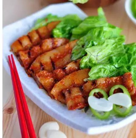 猪脚肉炒辣椒的做法大全,焖腊五花肉最好吃的做法