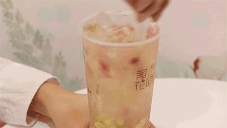 火爆全网的网红奶茶,网红火爆的奶茶店