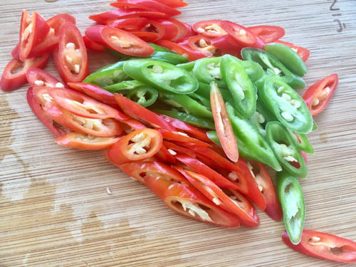 蒜蓉西兰花和清炒西兰花有啥不同,西兰花炒虾仁西兰花焯水多久