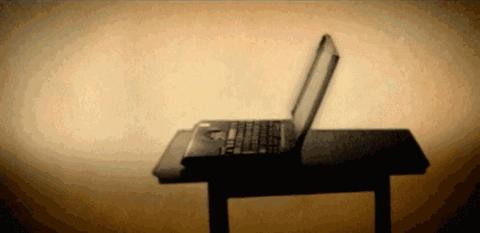 骆驼群里混进“间谍”，暴露位置引来猎手*杀屠**，4年已经被灭16万