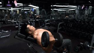 男生胸肌练太大撑衣服怎么办,胸肌能撑烂衣服吗