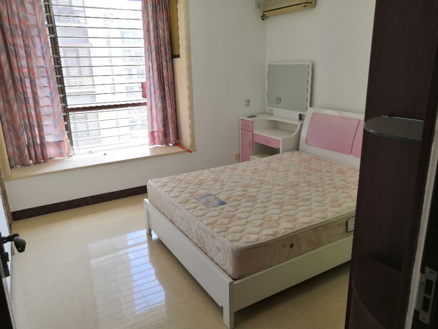 普宁寸土寸金的繁华商圈中,最为低调的贵族房,流沙盛世华庭!