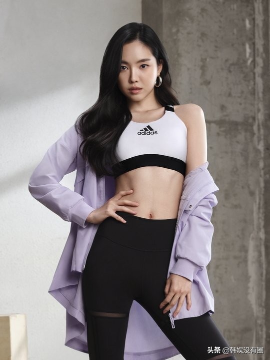 孙娜恩身材阿迪达斯,apinkluv孙娜恩横条短袖