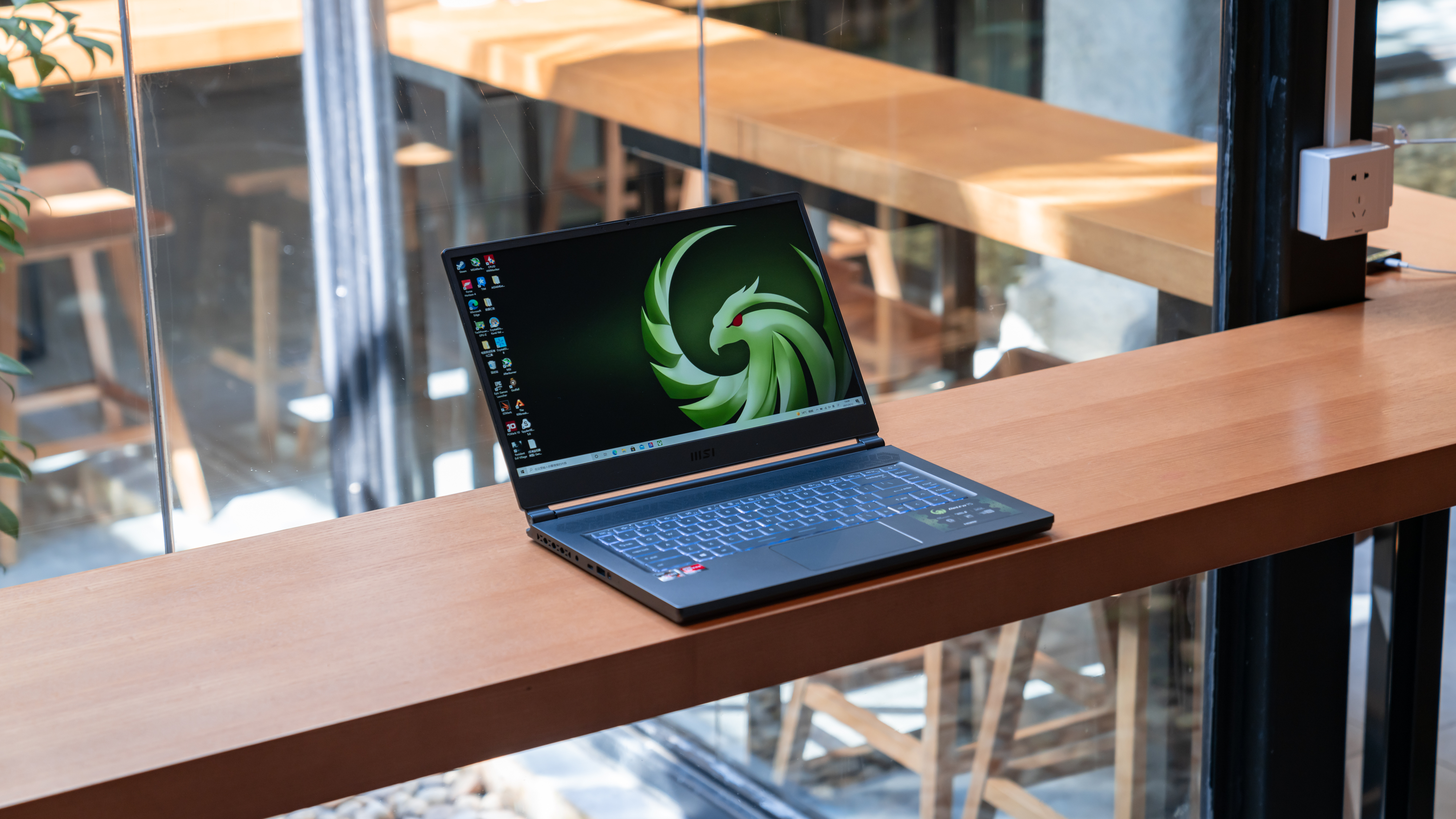 微星幻影15游戏测试,微星幻影15对比勇者